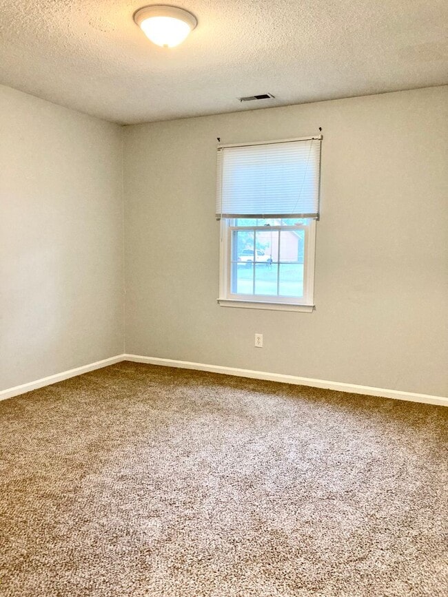 Building Photo - 2 Bed 2 Bath Duplex for Rent