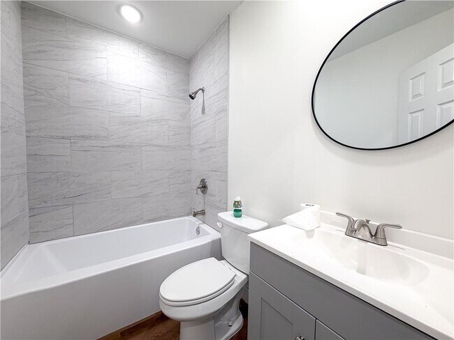 Building Photo - 1051 Lubel Ave