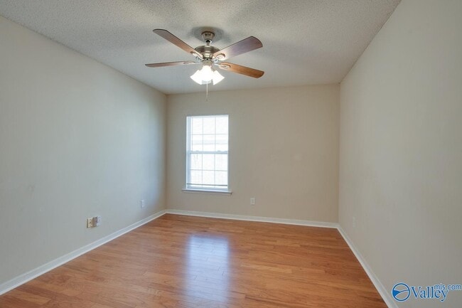 Building Photo - 135 Bremerton Dr SW