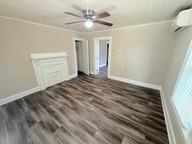 Building Photo - 104 Freeze Ave NW