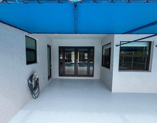 Building Photo - 13590 Callington Dr