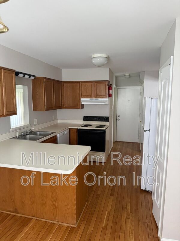Building Photo - 1106 Oak Valley Dr