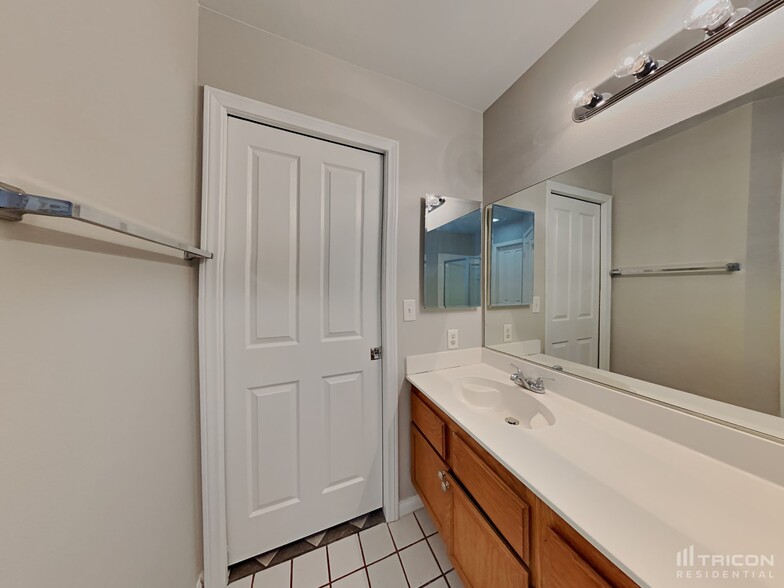 Building Photo - 2829 Du Barry Manor Ln