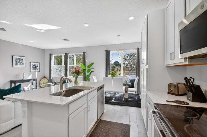 Building Photo - 4790 Navali Dr