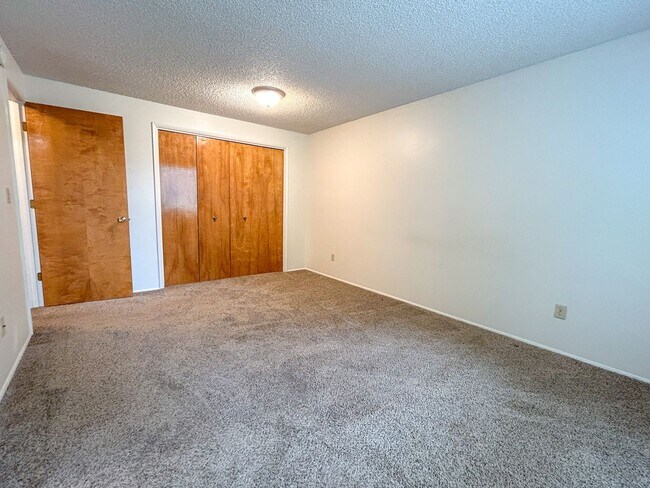 Building Photo - 2197-2203 Nomad Ct SE