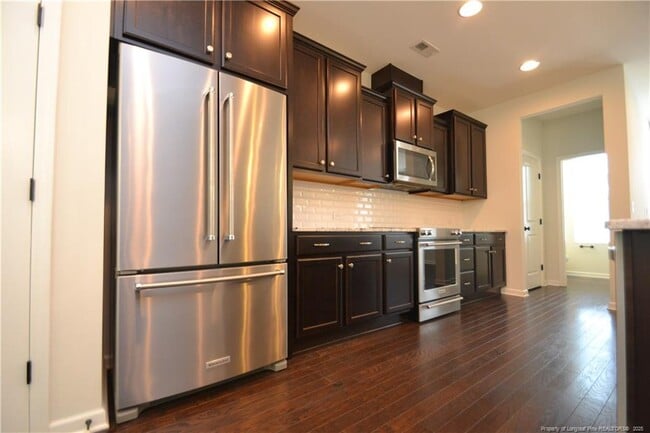 Building Photo - 1405 Luxor Dr