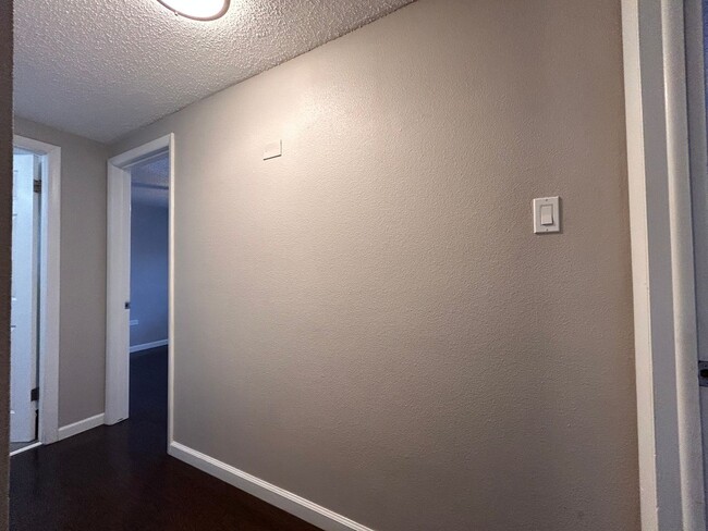 Building Photo - $0 DEPOSIT OPTION! 2BED/1.5BATH CONDO IN C...