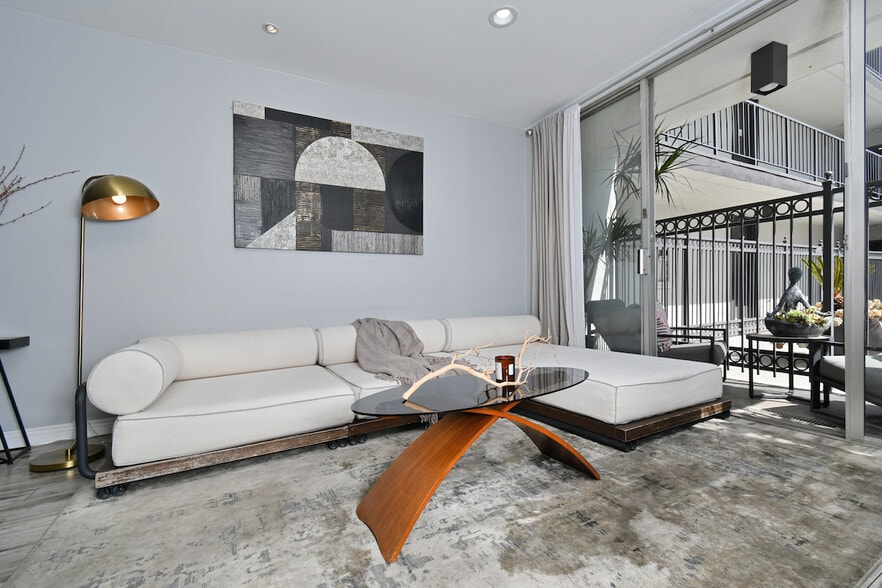 Building Photo - 1351 N Crescent Heights Blvd