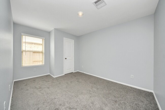 Building Photo - 9014 Estes Lks Dr