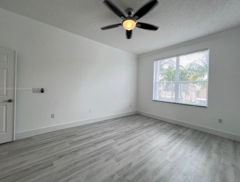 Building Photo - 725 NW 156th Ave