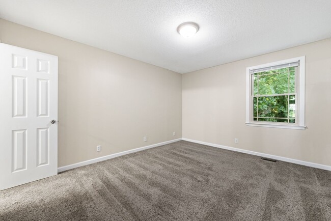 Building Photo - 1487 Nichols Dr