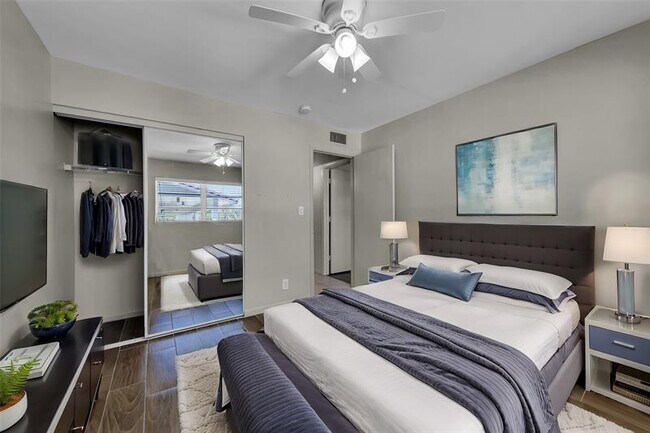 Building Photo - 2201 NE 36th St