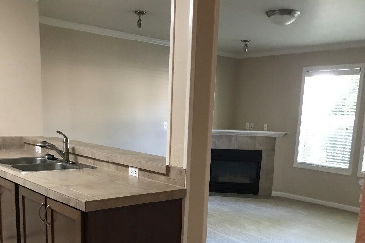 Kitchen & Living - 15054 NW Central Dr