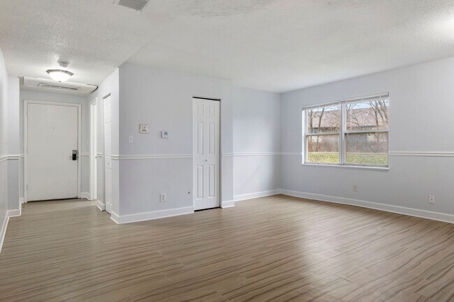 Building Photo - 3520 E Fall Creek Pkwy N Dr