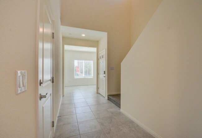 Building Photo - BRAND NEW BEAUTIFUL 4 BEDROOM!