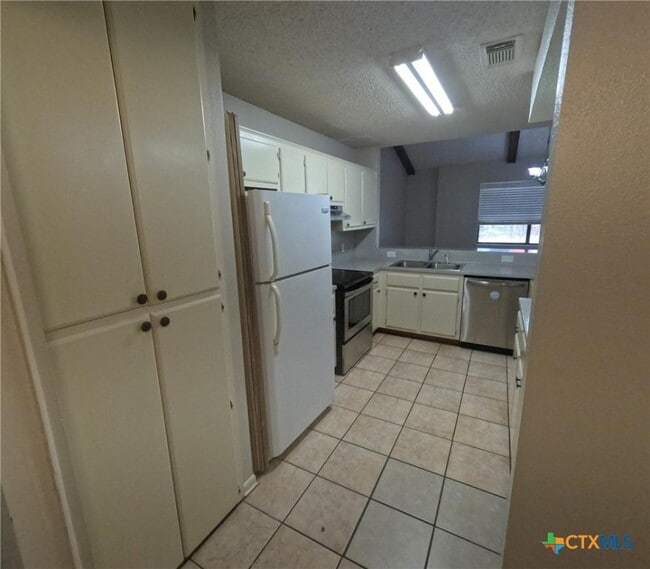 Building Photo - 207 Palmwood Dr