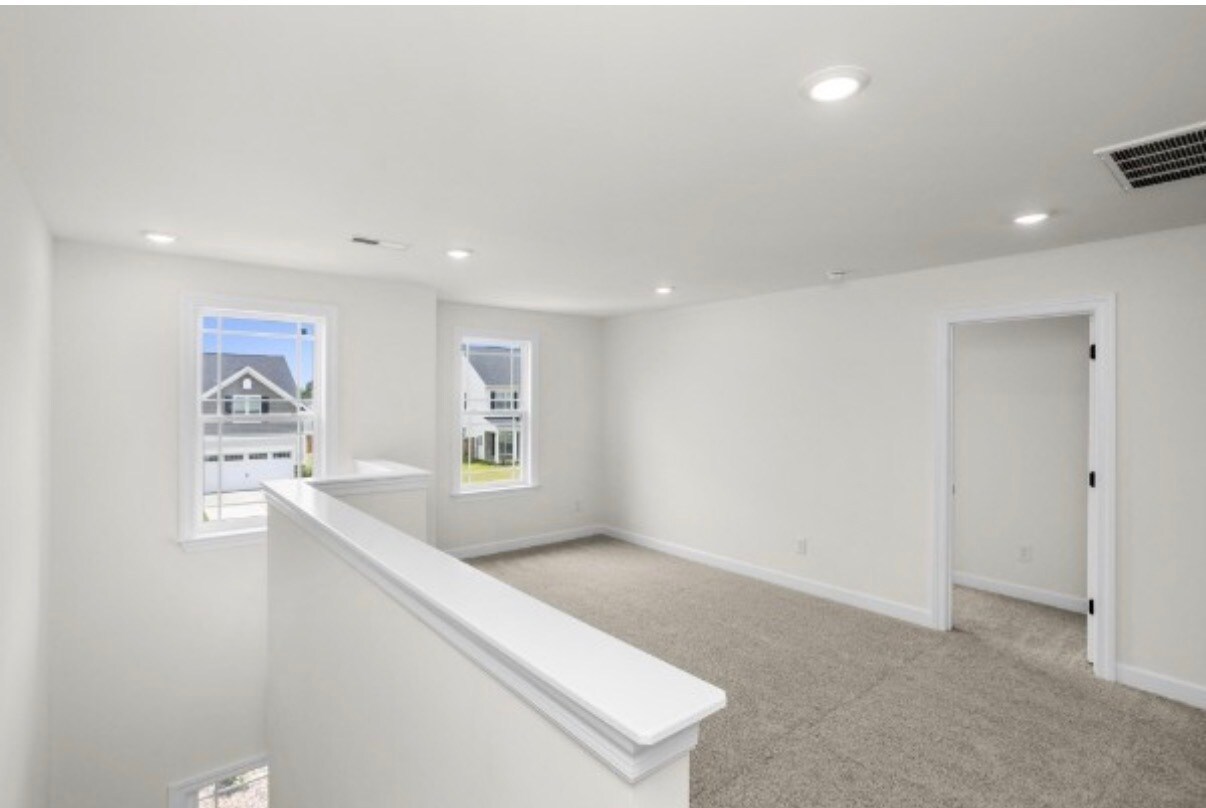Building Photo - 5021 Salient Dr
