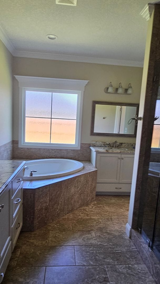 Building Photo - Knights Landing four bedroom home