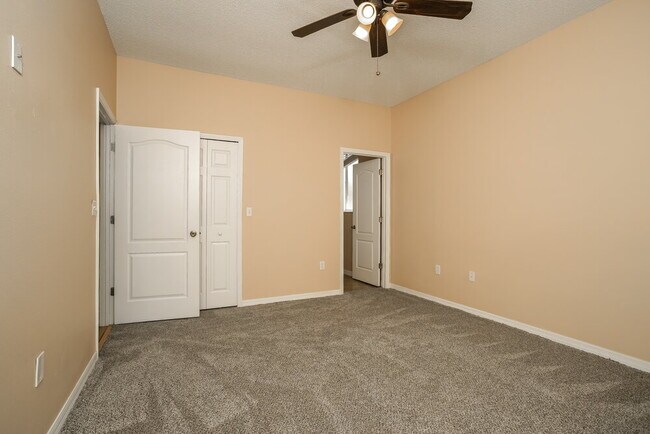 Building Photo - 15822 Pine Lily Ct