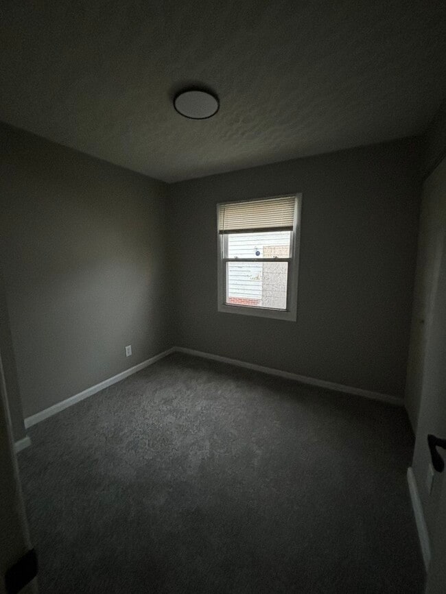 Building Photo - Charming 3-bedroom home is waiting for you!