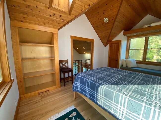 Building Photo - Furnished Home on False Bay