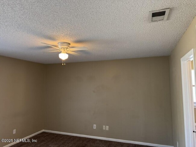 Building Photo - 2654 Hidden Village Dr