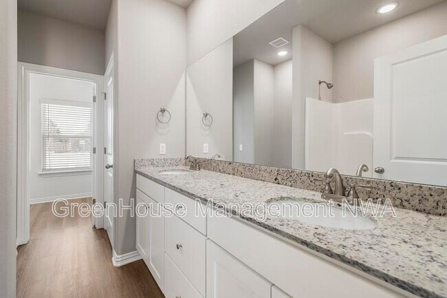 Building Photo - 210 Williams ct