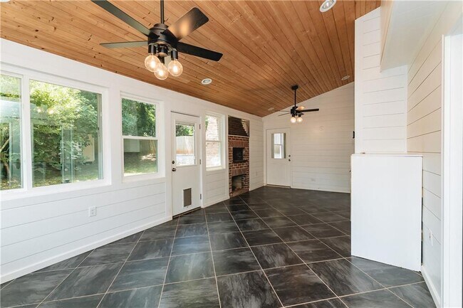 Building Photo - 5664 Jackson Knoll Trace NW