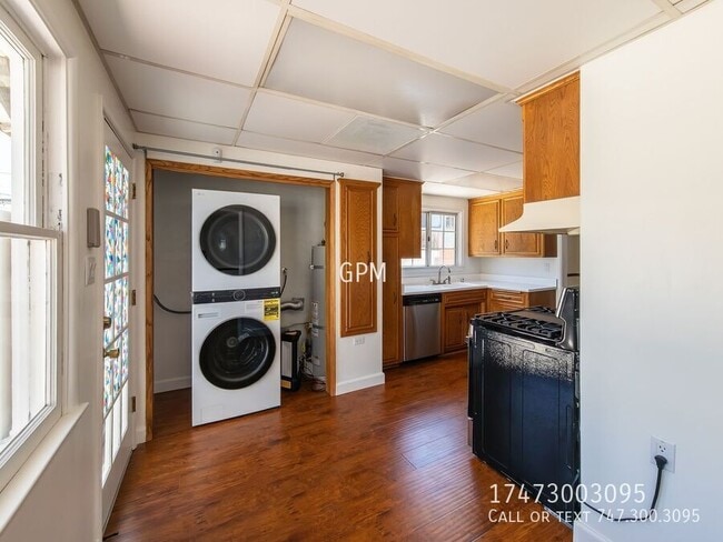 Building Photo - 10342 Mather Ave