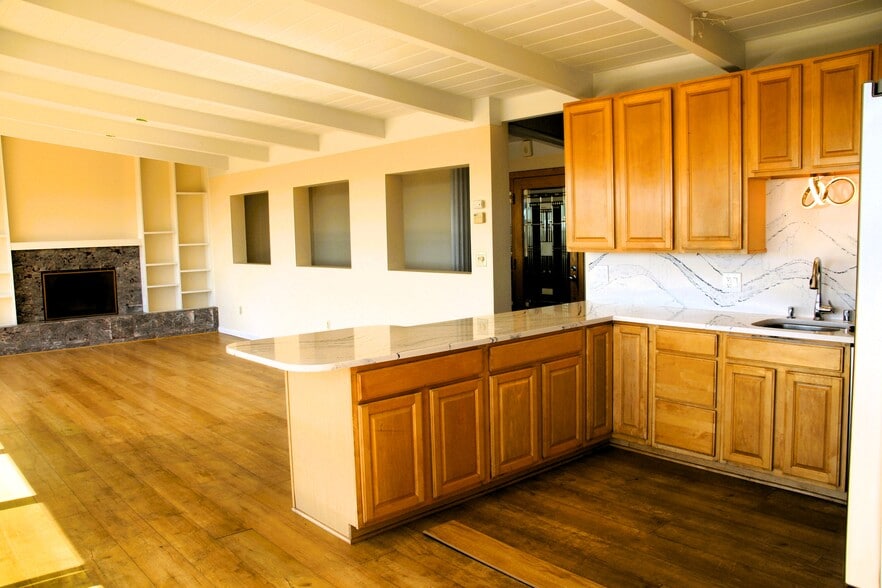 Building Photo - 220 Shoreview Dr