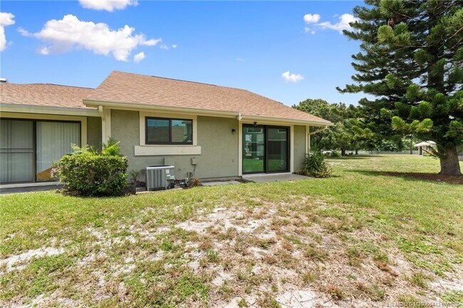 Building Photo - 1496 SE Colchester Cir