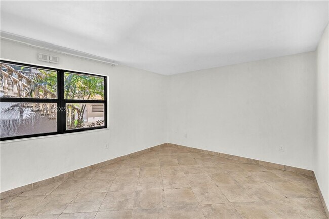 Building Photo - 3265 Virginia St