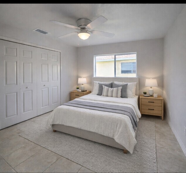 Building Photo - 518 SE 5th Pl