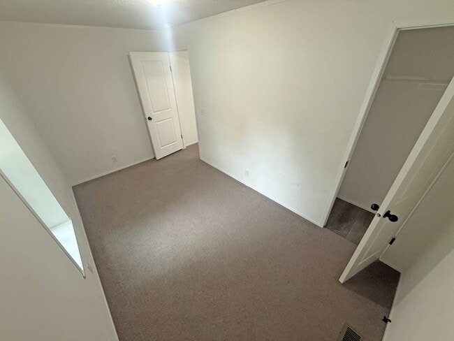 Building Photo - 2501 N Apperson Way