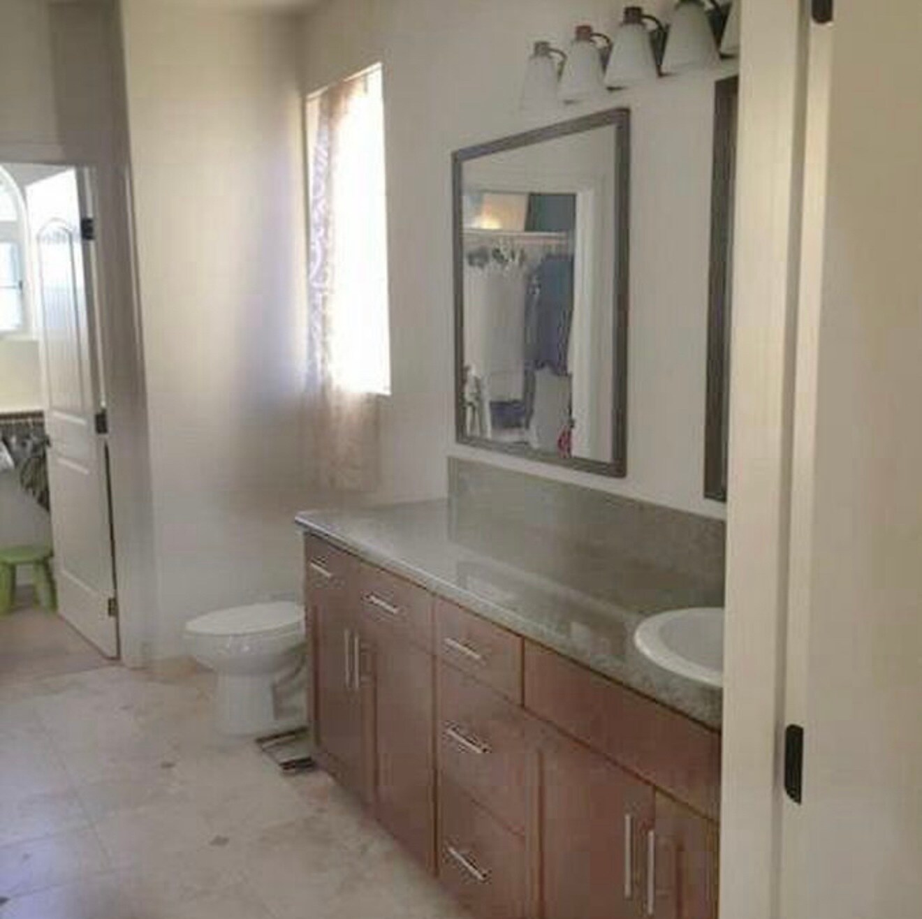 primary bath - 130 N Garden St