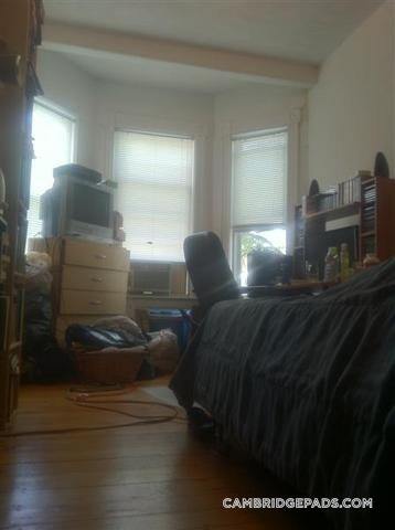 Building Photo - 254 Windsor St