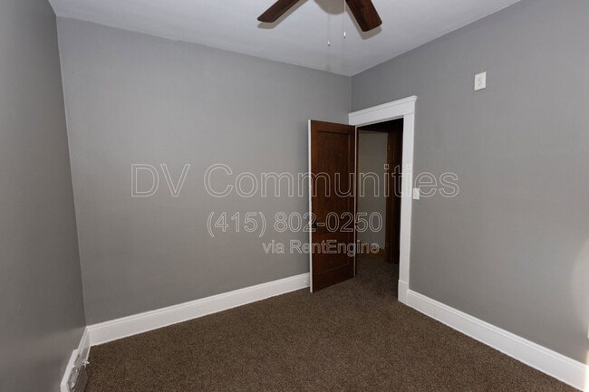 Building Photo - 3102 Montclair Ave