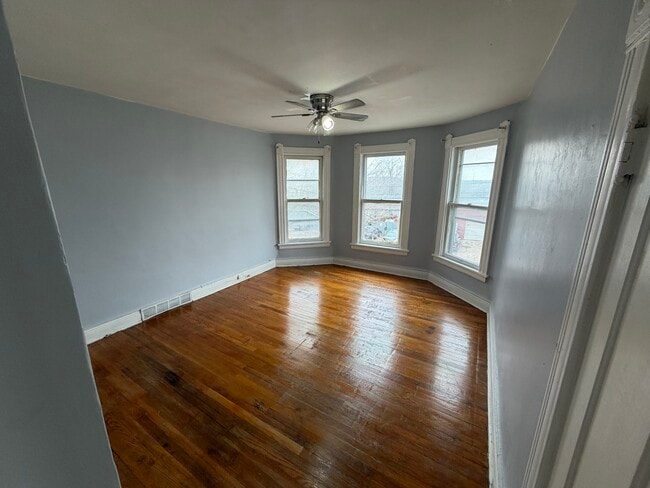 Building Photo - 1204 N State St