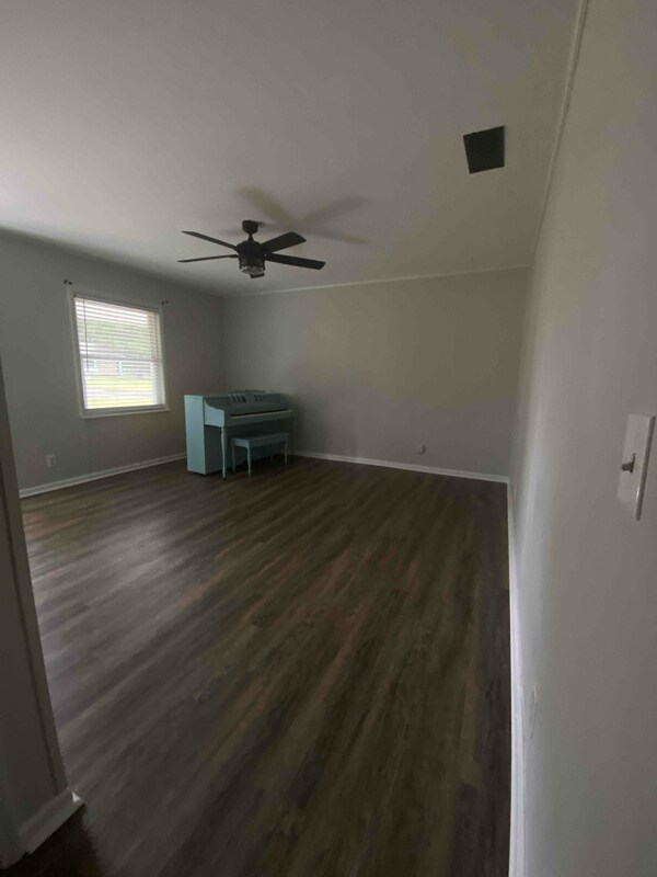 Building Photo - 202 James Loop