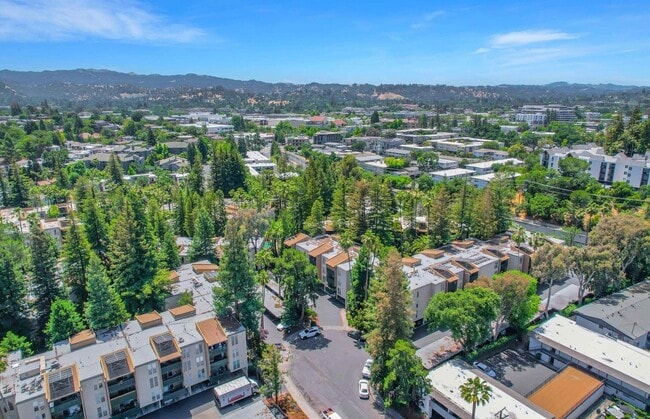 Building Photo - APART