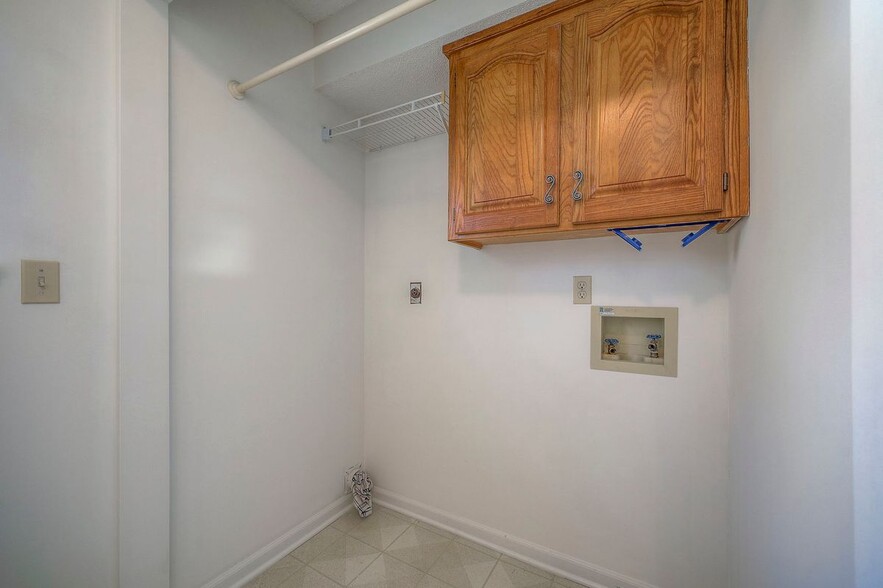 Building Photo - 14903 Goodman St