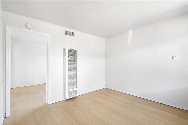 Building Photo - 1843-1847 E 25th St