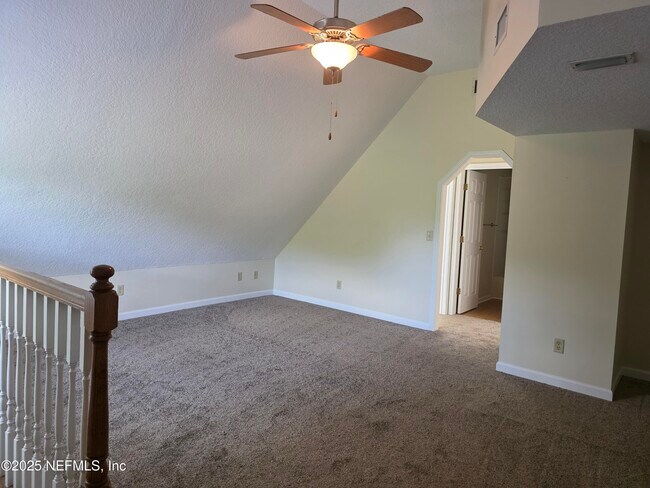 Building Photo - 2950 Florence Dr