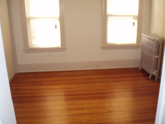 Building Photo - 82 Porter St