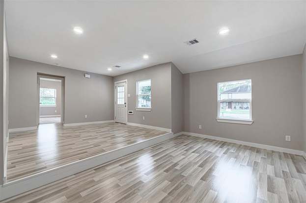 Building Photo - 4909 Higgins St