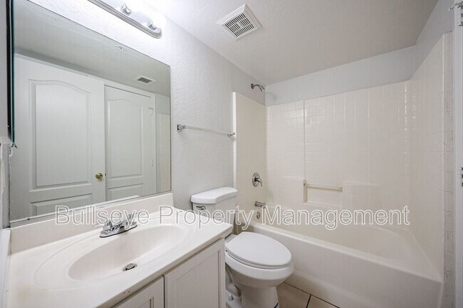 Building Photo - 3716 E University Dr