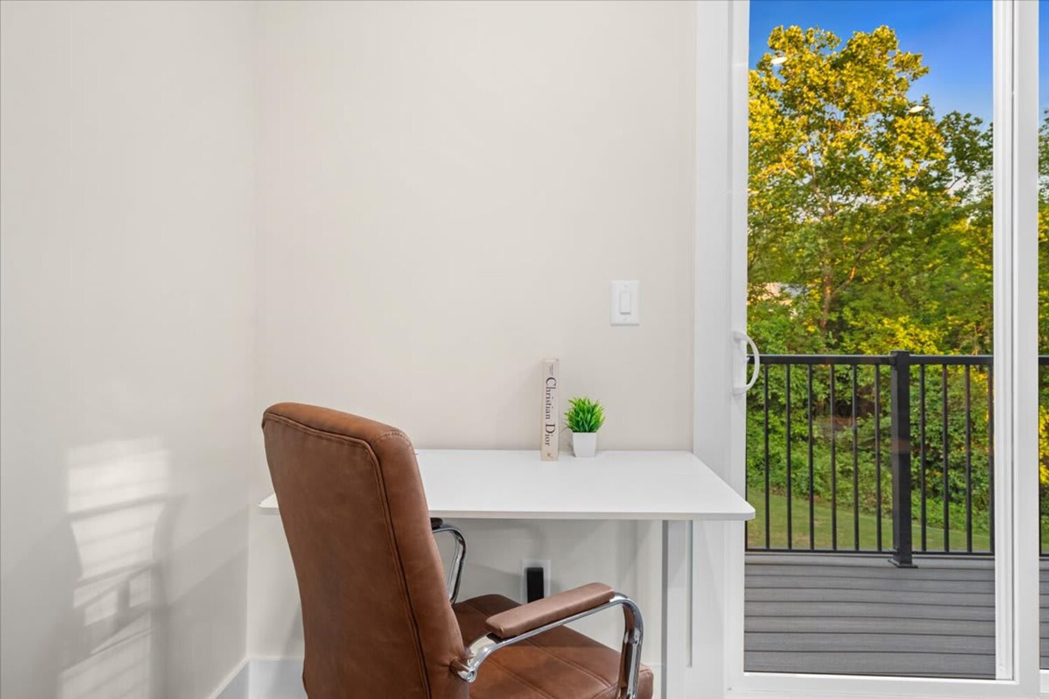 Building Photo - 2005 Clarksdale Dr