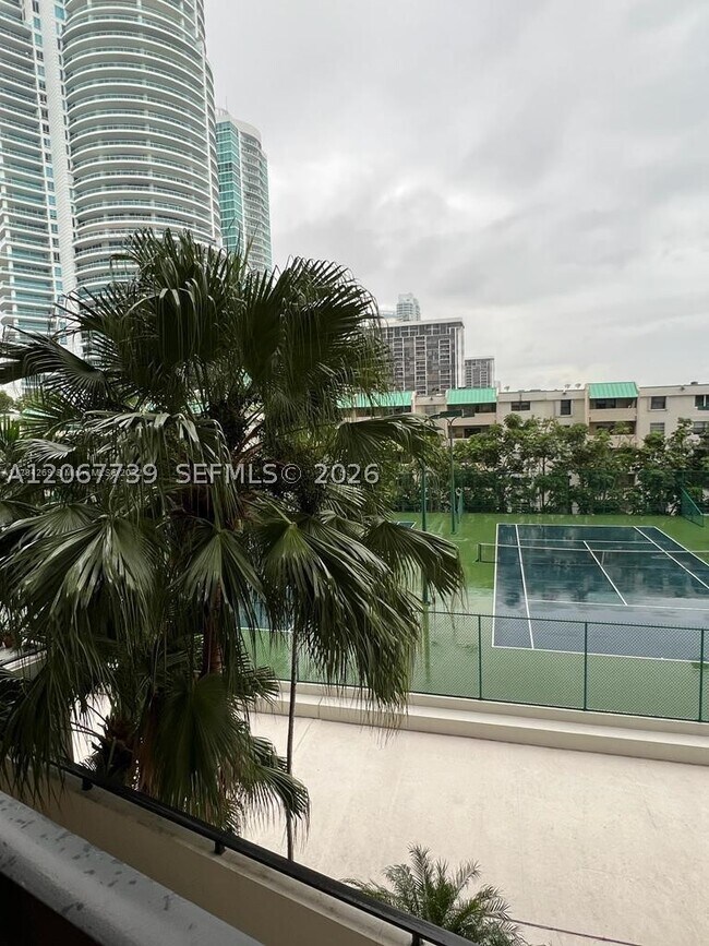 Building Photo - 2333 Brickell Ave