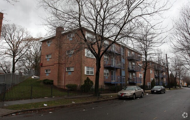 Building Photo - 3415 & 3524 Croffut Place