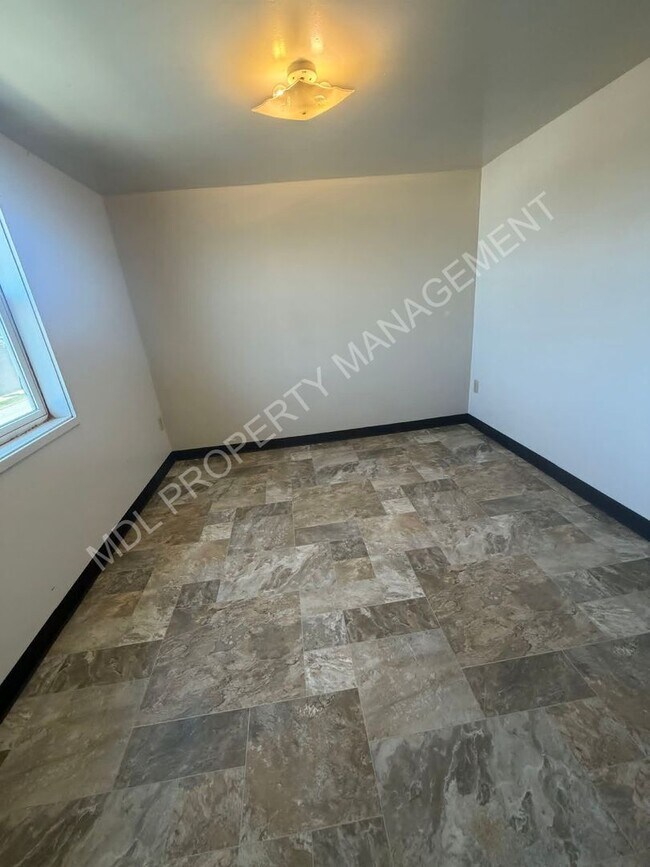 Building Photo - 2225 Weiss St